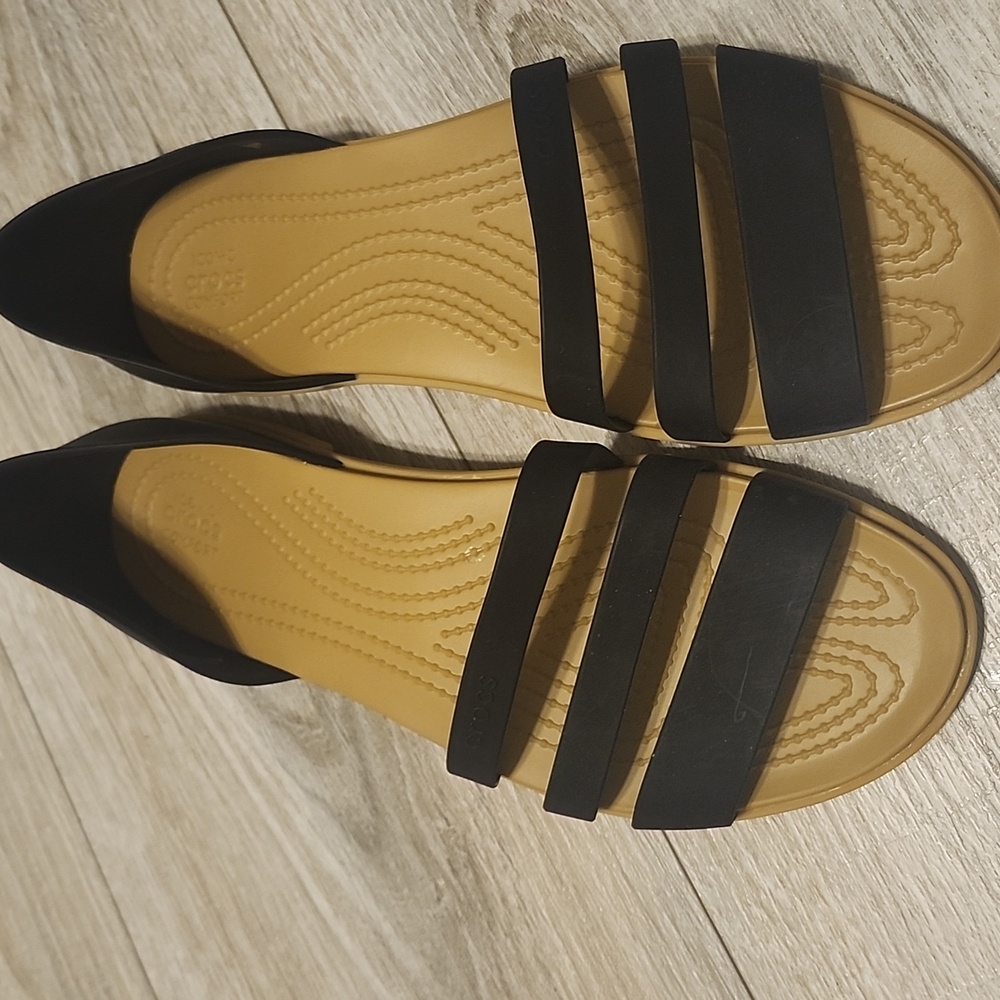CROCS Tulum Iconic Comfort Strappy Sandal - Picture 2 of 8